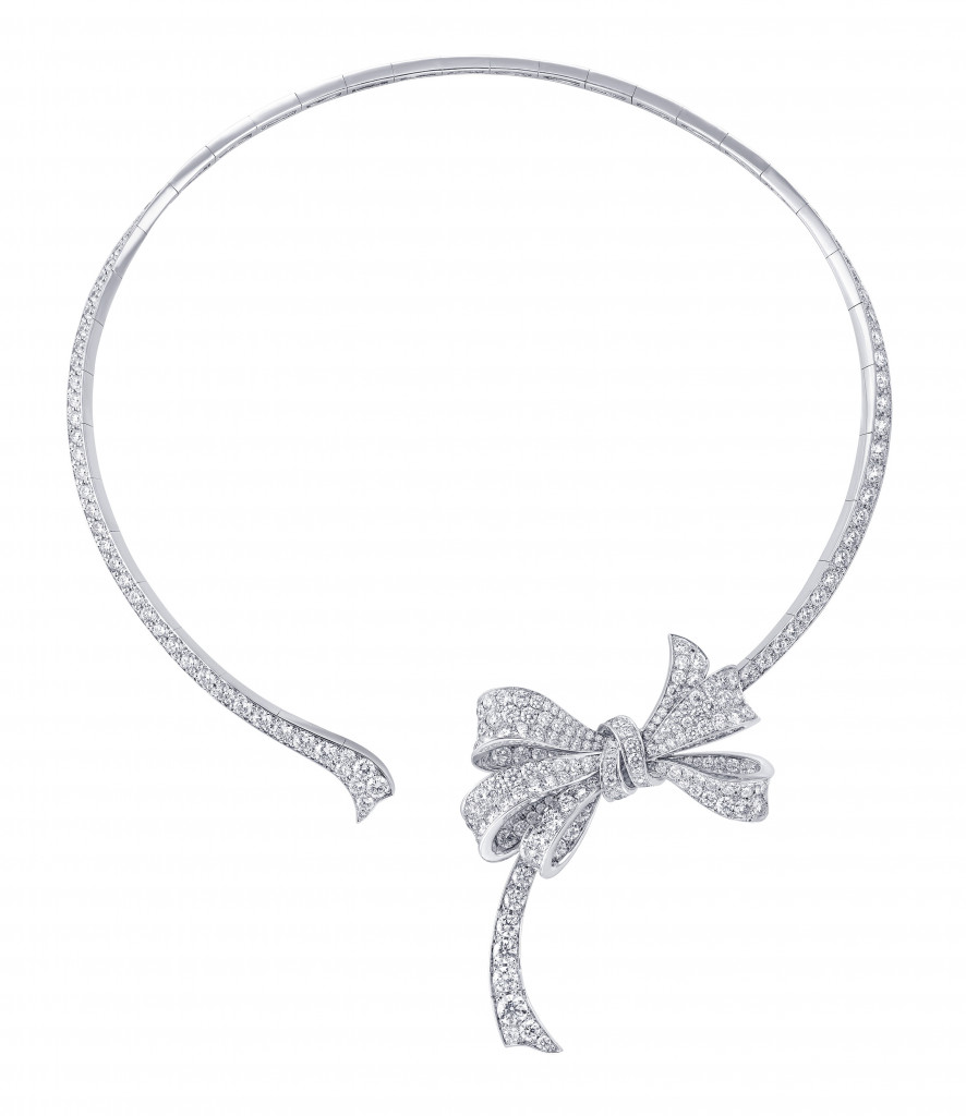 Bow open diamond necklace (Diamonds 18.46cts)